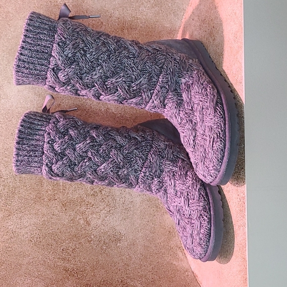 Womens UGG sweater knit lace up boots Size 9 - Picture 2 of 10
